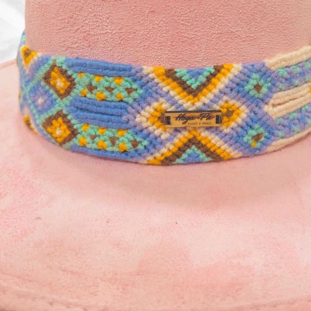 Pink suede Cordobés flat brim hat with Otomí embroidery
